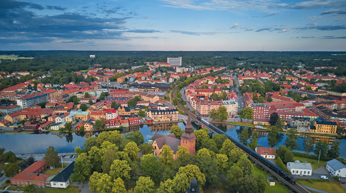 Eskilstuna-Fors-kyrka-sommar Drönarbild